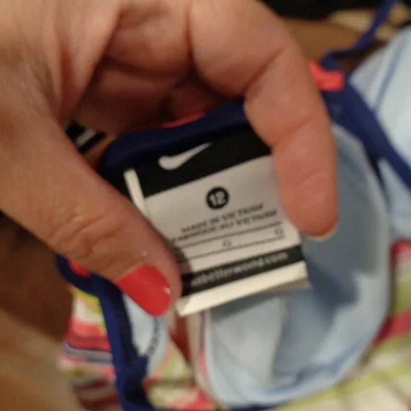Nike Women's Tankini Swimsuit Top Padded Size 12 Striped - Picture 14 of 15